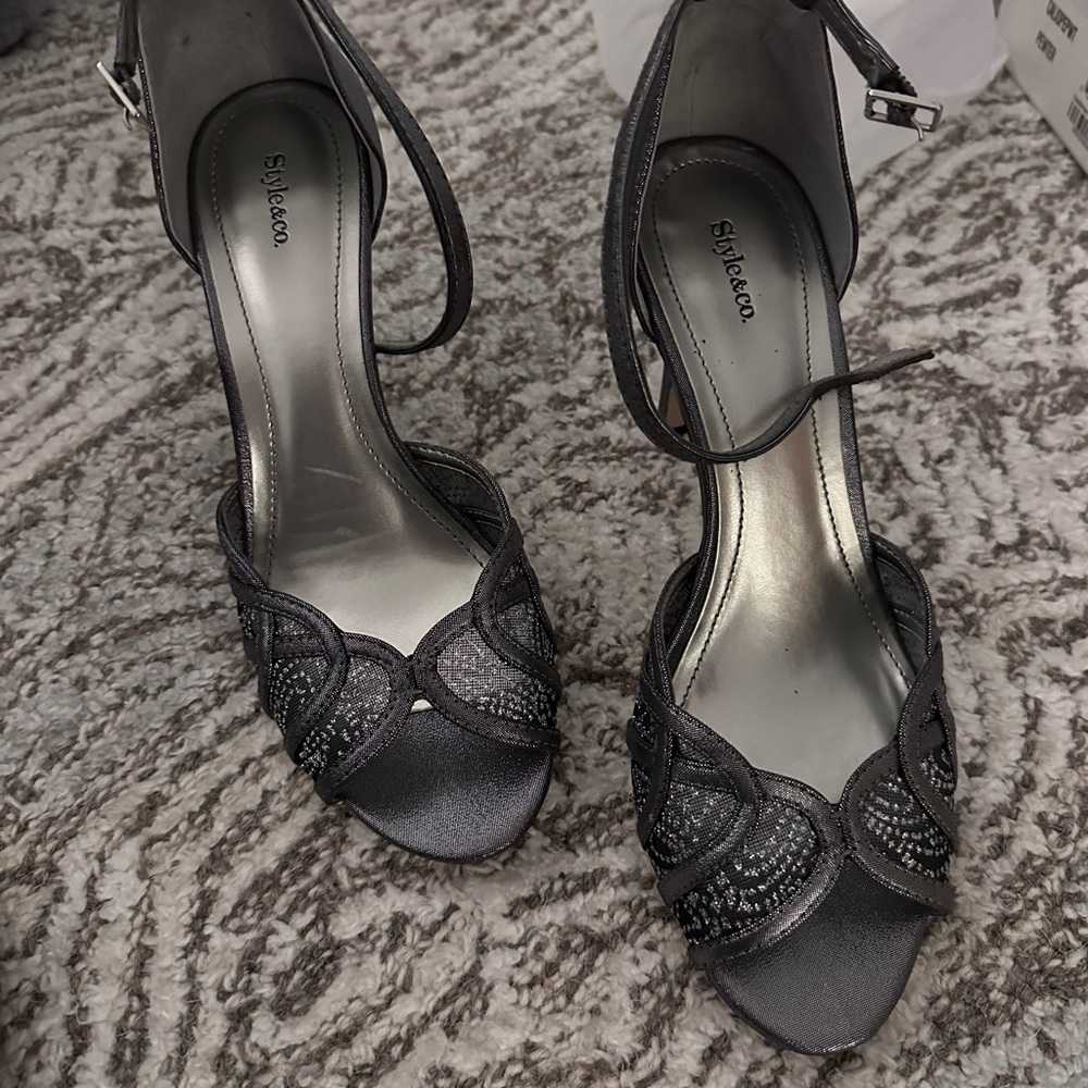 Silver dress heels, great for wedding or formal event.